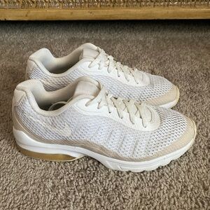 Nike Air Max Invigor Cream and White Sneakers size 9